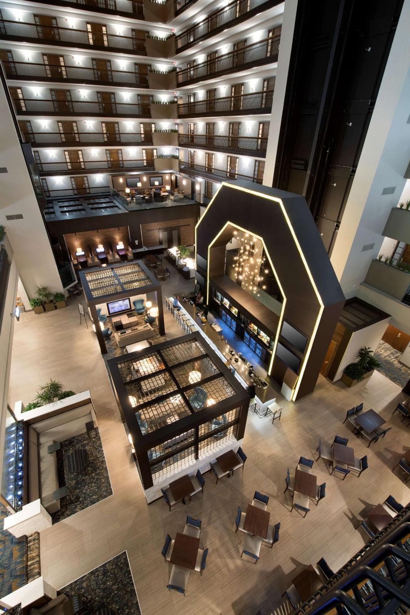 Embassy Suites By Hilton Columbus Exterior photo