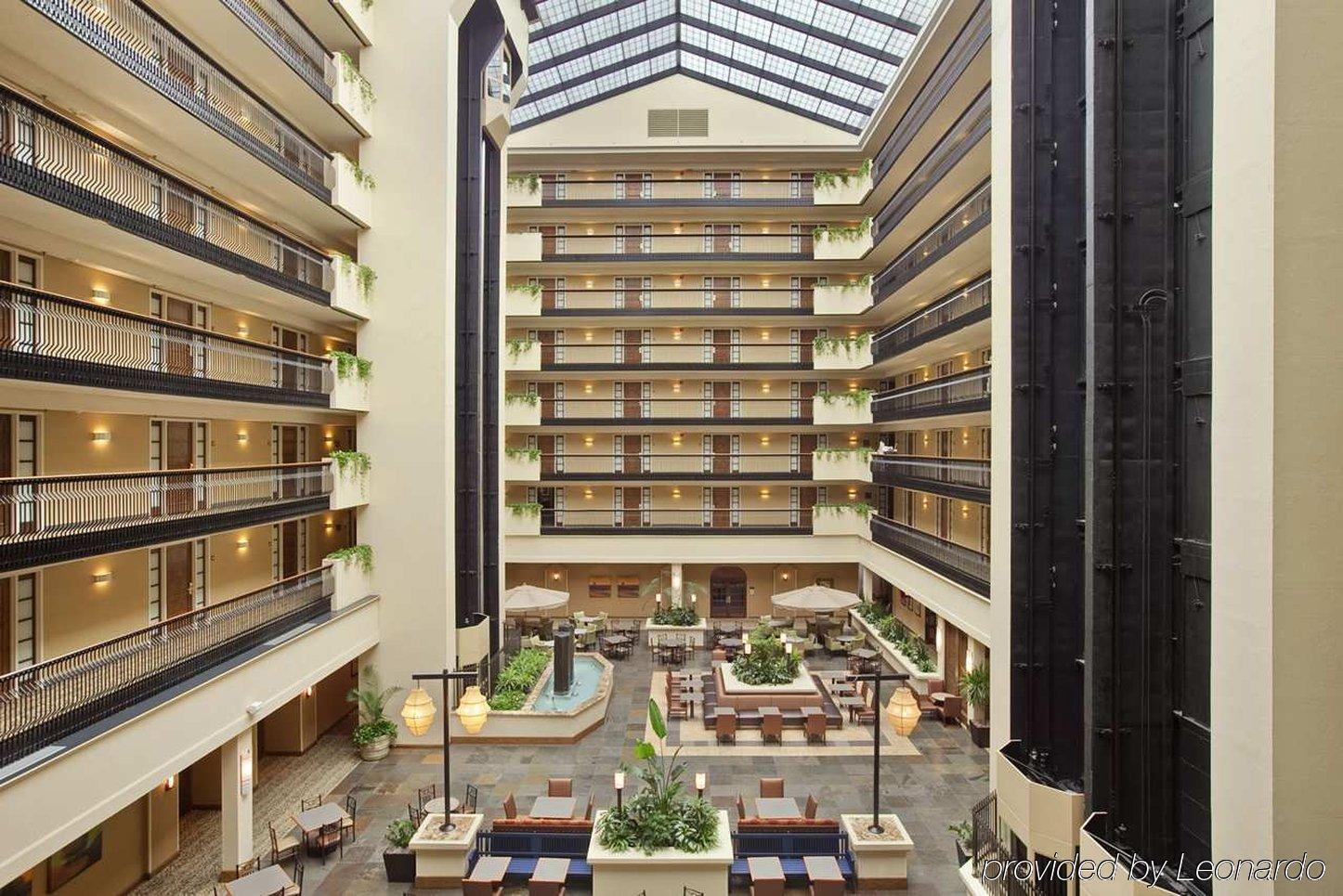 Embassy Suites By Hilton Columbus Interior photo