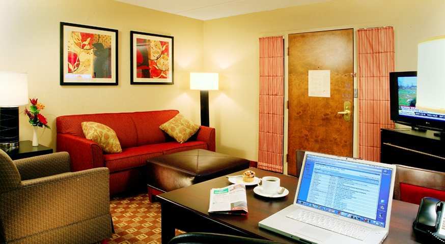 Embassy Suites By Hilton Columbus Room photo
